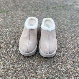 UGG New Heights Cozy Clogs in suede with UGGplush lining